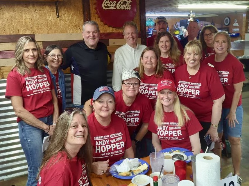 Great group of conservative volunteers about to head out to knock doors for @AndyHopperTX who has signed the #ContractWithTexas to #MakeTheTexasHouseRepublicanAgain

#txlege