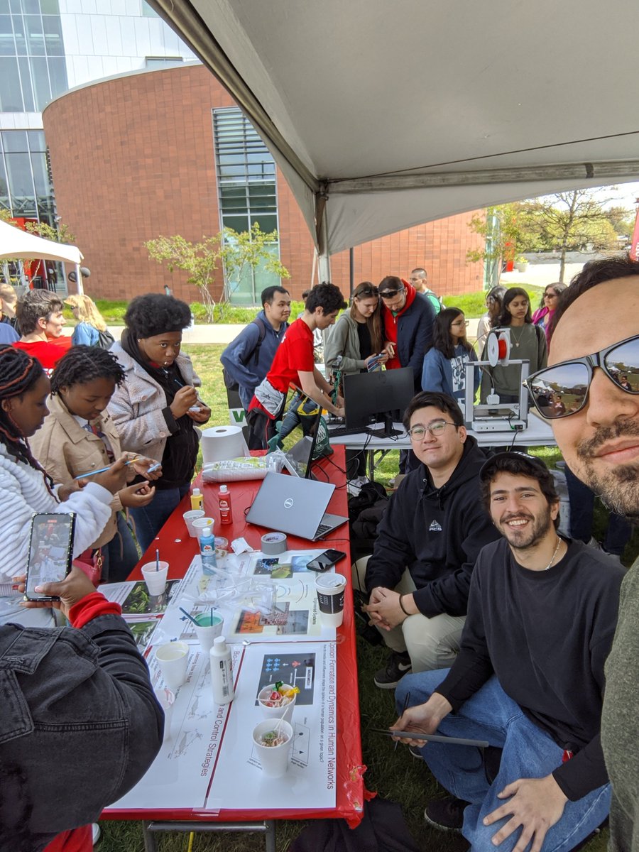Encouraging future generations of scientists and engineers to learn about fish collective behaviour and swarms. #Rutgers day <a href="/RutgersECE/">Rutgers ECE</a>