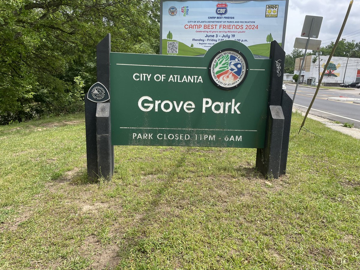 mikerussellatl's tweet image. This is why I love my neighborhood and the Atlanta Way. People coming together to help our seniors and enjoying a good time together. 

Awesome community service event today led by LaTonya Gates and #pawkids 🫱🏽‍🫲🏻🙌🏽

#GroveParkAtlanta
#Atlanta