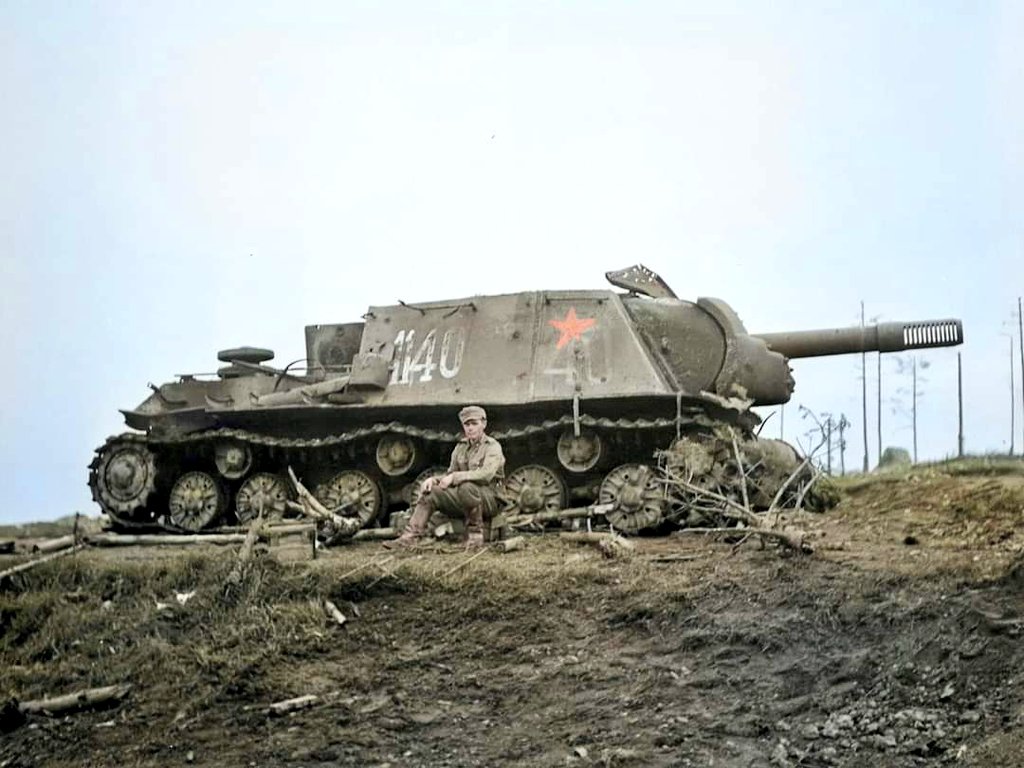 TRUFAULT's tweet photo. Un #soldado finlandés posando con el carro de asalto #ISU152, destruido pocas horas antes, en 1944.
🇫🇮
#WW2 #WWII #wwii https://t.co/CxHgIJMIa8
