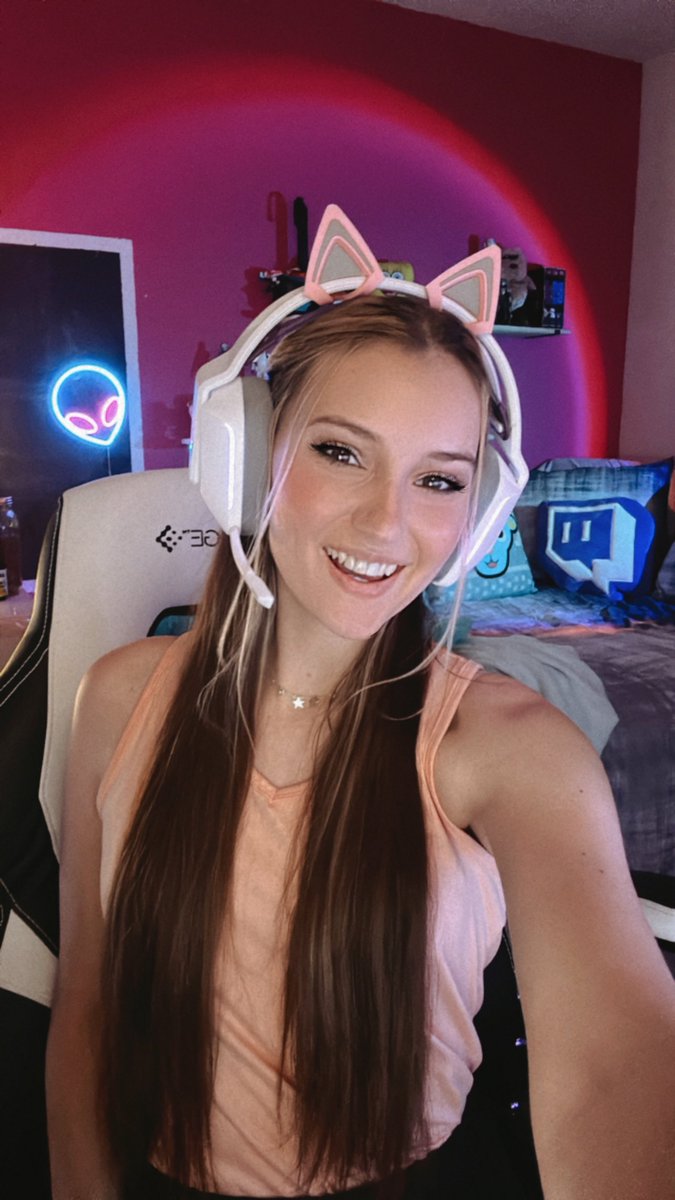 Live now! Streaming for 8 HOURS!! Celebrating 8k followers with: ✅ DaleDuo Merch Giveaway ✅ RL Tourneys ✅ Just Dance ✅ Content Warning with my mods LETS PARTY! 🎉 🥳