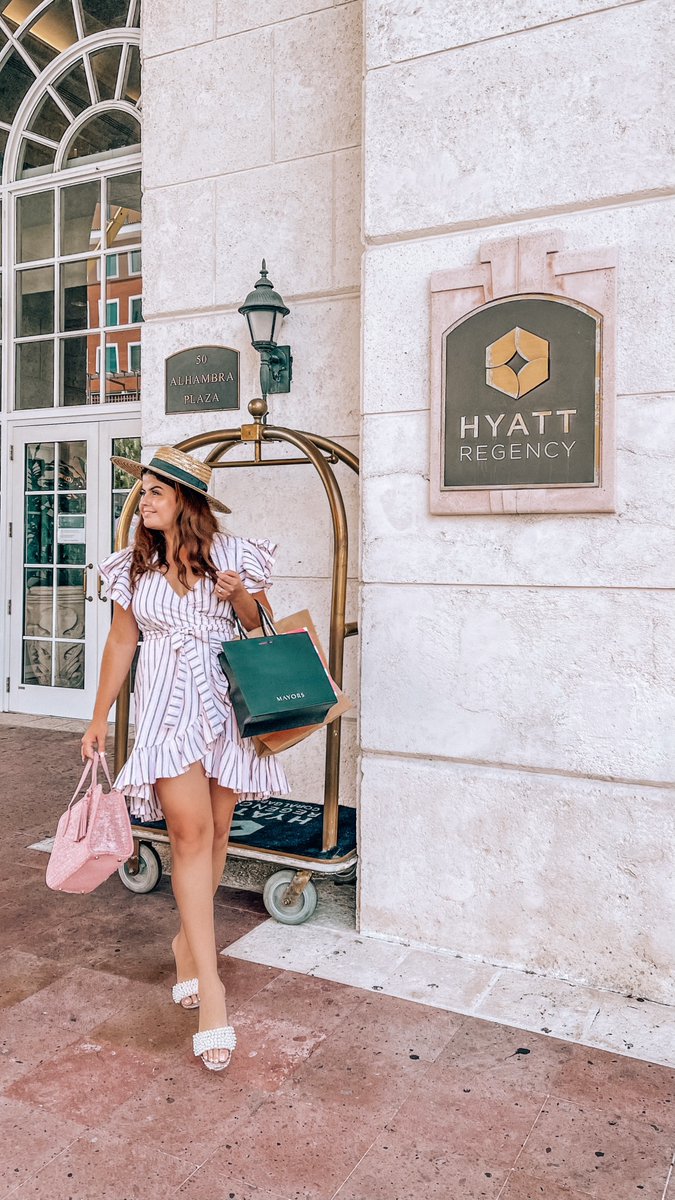 Open to a day of exploration...and shopping

#explorecoralgables #coralgablesliving <a href="/coralgableslove/">Coral Gables Love</a> 

Pc: @linalunamar
