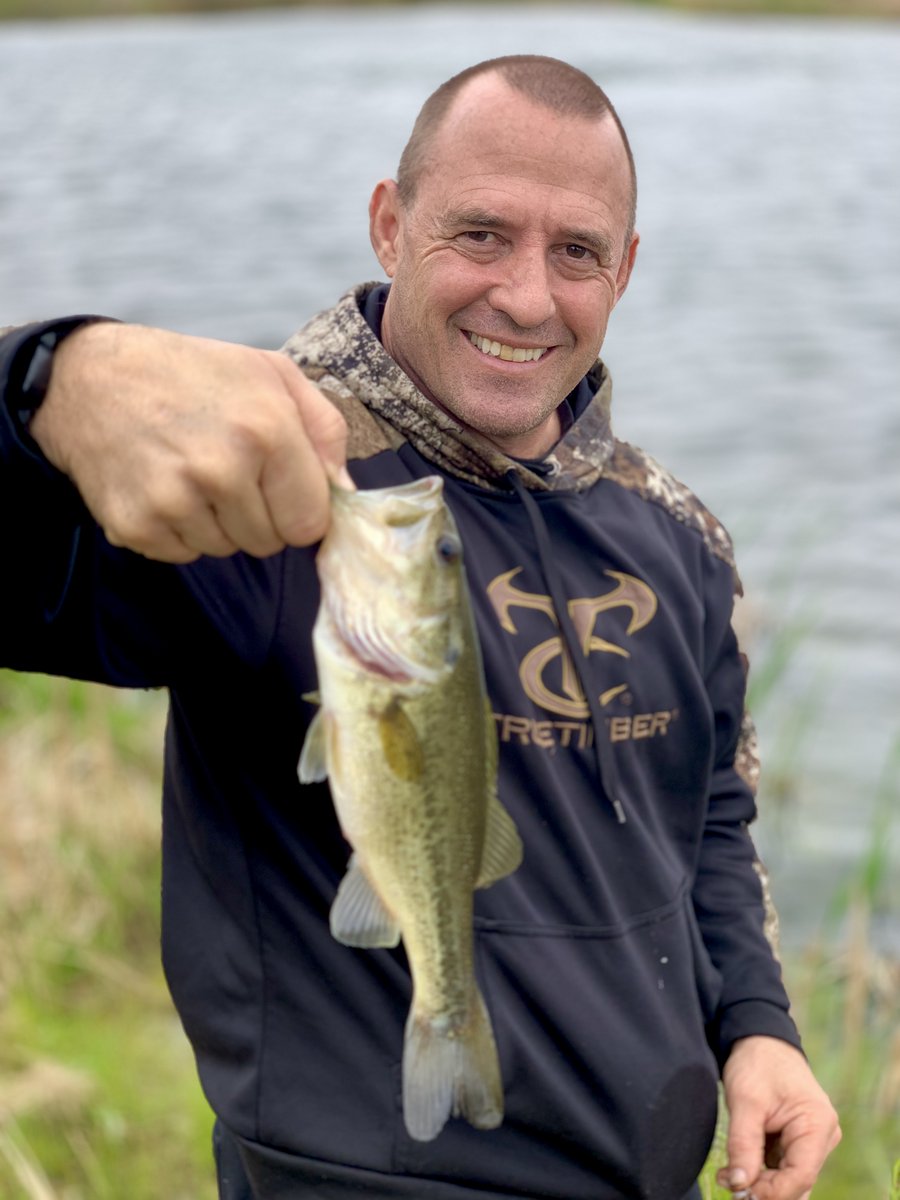 Beautiful Saturday Morning! Great day to throw in a line.