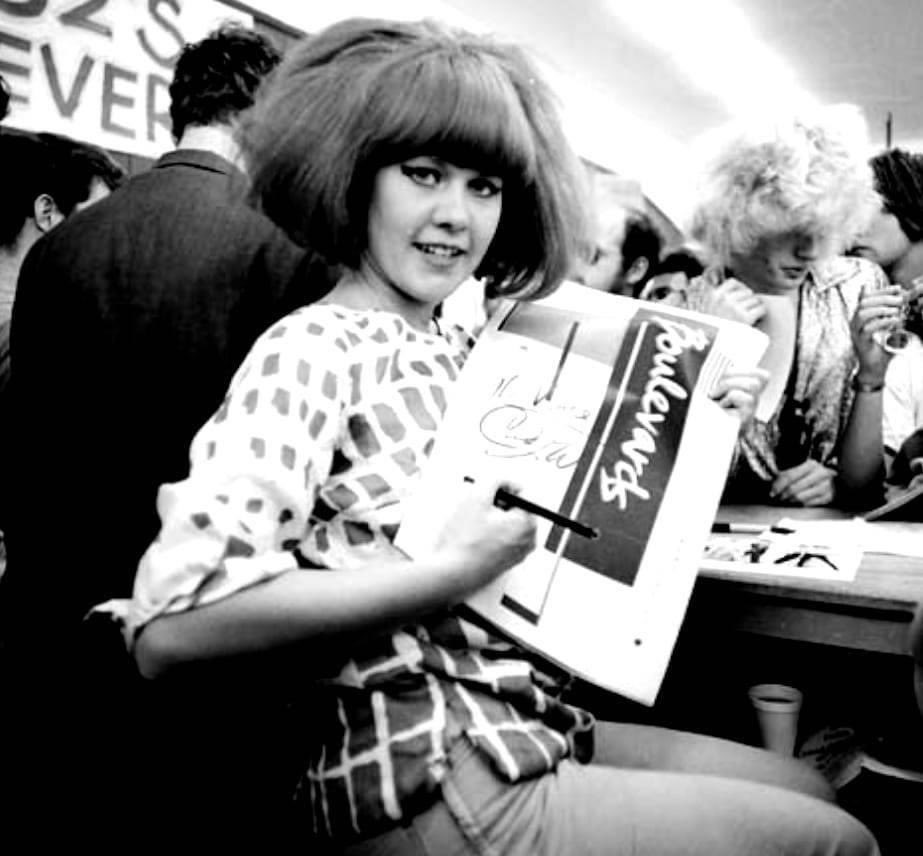 “I was a barmaid in Newcastle. I just wound up there with no money and that was the only job I could get”
Kate Pierson from the B-52’s .
When travelling across Europe in the early 1970’s , Kate ended up working in the Anson pub in Wallsend for 6 months.

📸 Vincent Anton