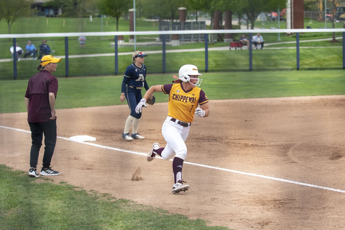 THE LEAD! Sky singles, T cooks from second, burnin' rubber 😉 🔥 5 🦘 4 📺 es.pn/3UlmnkS 📊 bit.ly/44i9ZX9 #FireUpChips🔥⬆️🥎