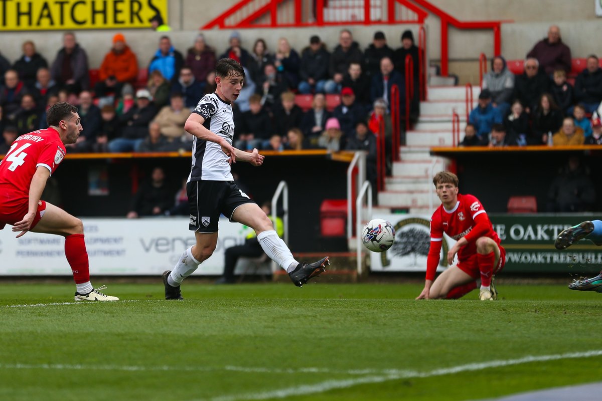 MorecambeFC's tweet photo. He's one of our own! 👏

#UTS 🦐 | #SWIvMOR | @ShrimpsAcademy https://t.co/vVEizdZMl2