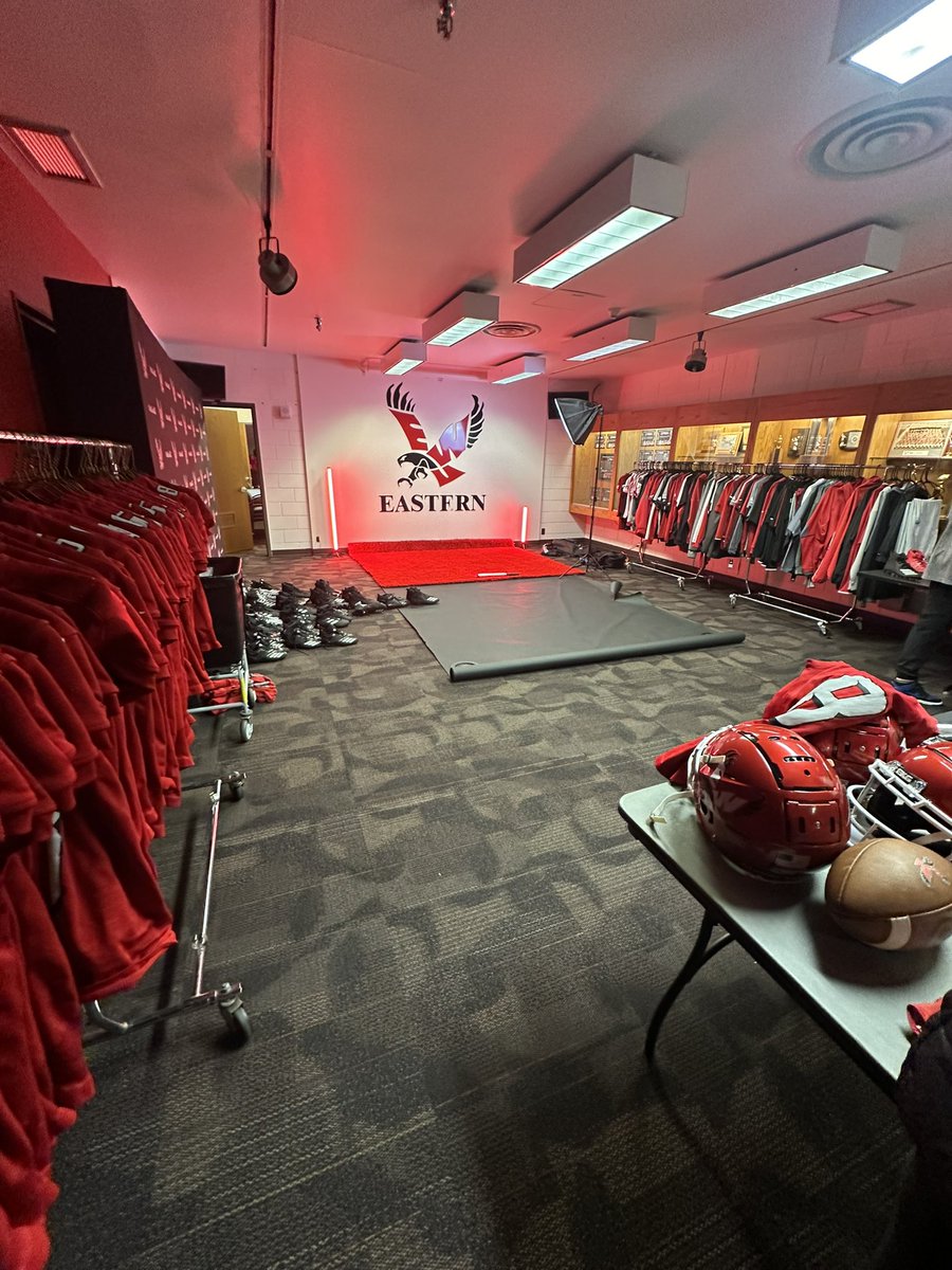 Thank you @EWUFootball for having me out for The Red vs White Spring game! Had an amazing time meeting coach’s and players! @marcanderson_ @CoachHaydenMace @NickFarman55 @yelm_football @CoachRonquillo