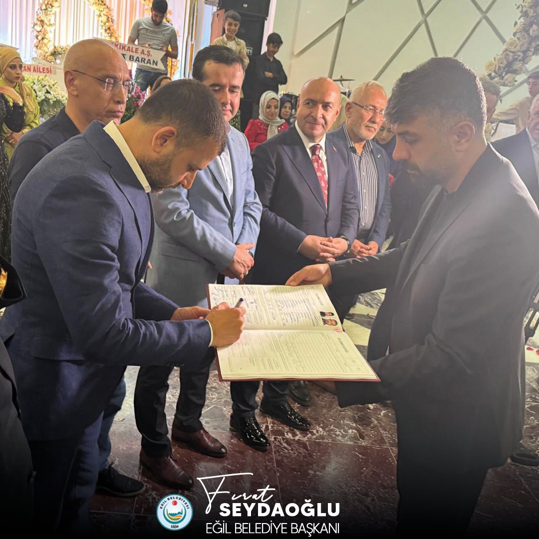 Başkanımız Sayın Fırat Seydaoğlu Baran ve Unan ailelerinin düğün merasimine katıldı. Baran ve Unan çiftine şahitlik etti.