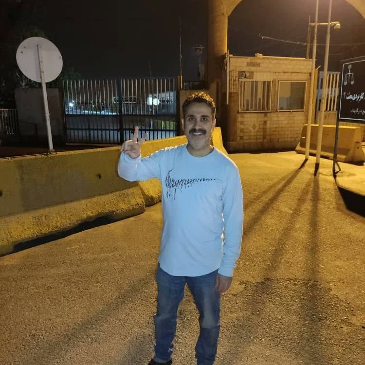 m_beheshtil's tweet image. آزادی معلم سرافراز جعفر ابراهیمی بر تمامی فرهنگیان و جامعه ی مدنی ایران گرامی باد.
#جعفر_ابراهیمی
#توماج_صالحی