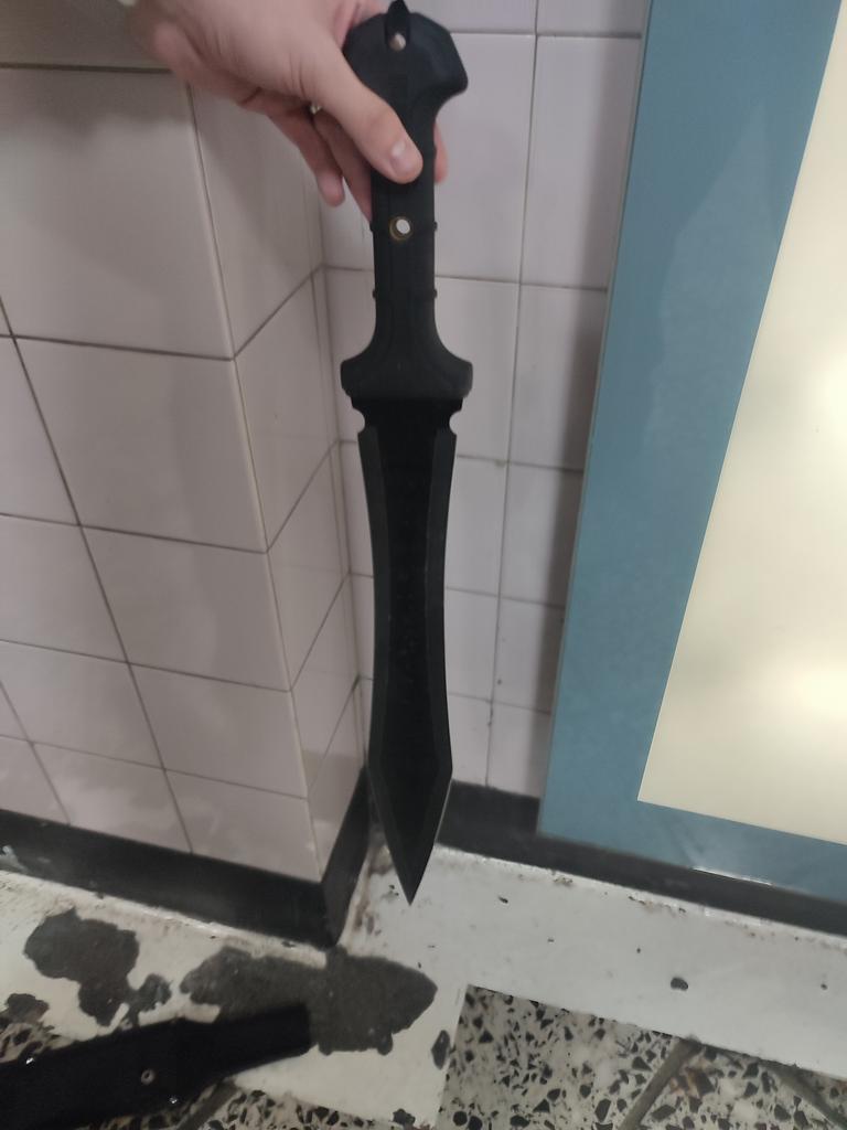 Neighbourhood Anti-knife operation running this evening in Old Street, 1 arrested, potentially 1 life saved #antiknifecrime #knifecrime #saferstreets #neighbourhoodpolicing #islington #london