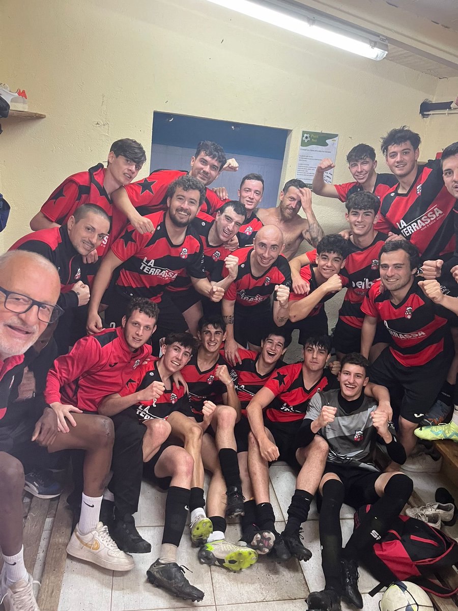PEMontagut's tweet photo. VICTÒRIA DEL PEM!❤️🖤

Sumem tres punts més en un bon partit davant el Maià!

Queden 3 jornades, seguim a per l'objectiu!

Som-hi equip, som-hi afició!

#SócDelPEM #SomTossuts https://t.co/YswuSwJOKK