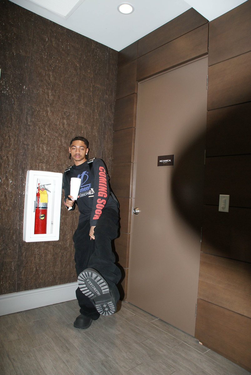 Devislit's tweet image. 