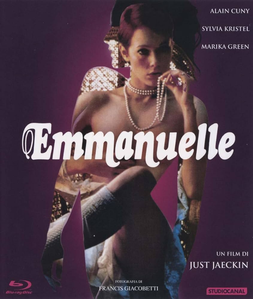 Pasan las décadas desde el estreno en 1974 de #Emmanuelle de #JustJaeckin y la sola mención del título de esta peli todavía provoca escalofríos de placer, al menos entre los cinéfagos aficionados al erotismo filmado.