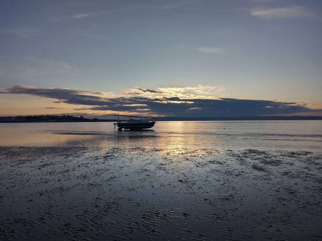 Watching the sun set this evening at Ballyholme Bay #connectwithnature #breathe #calm #coast #CoastalLiving