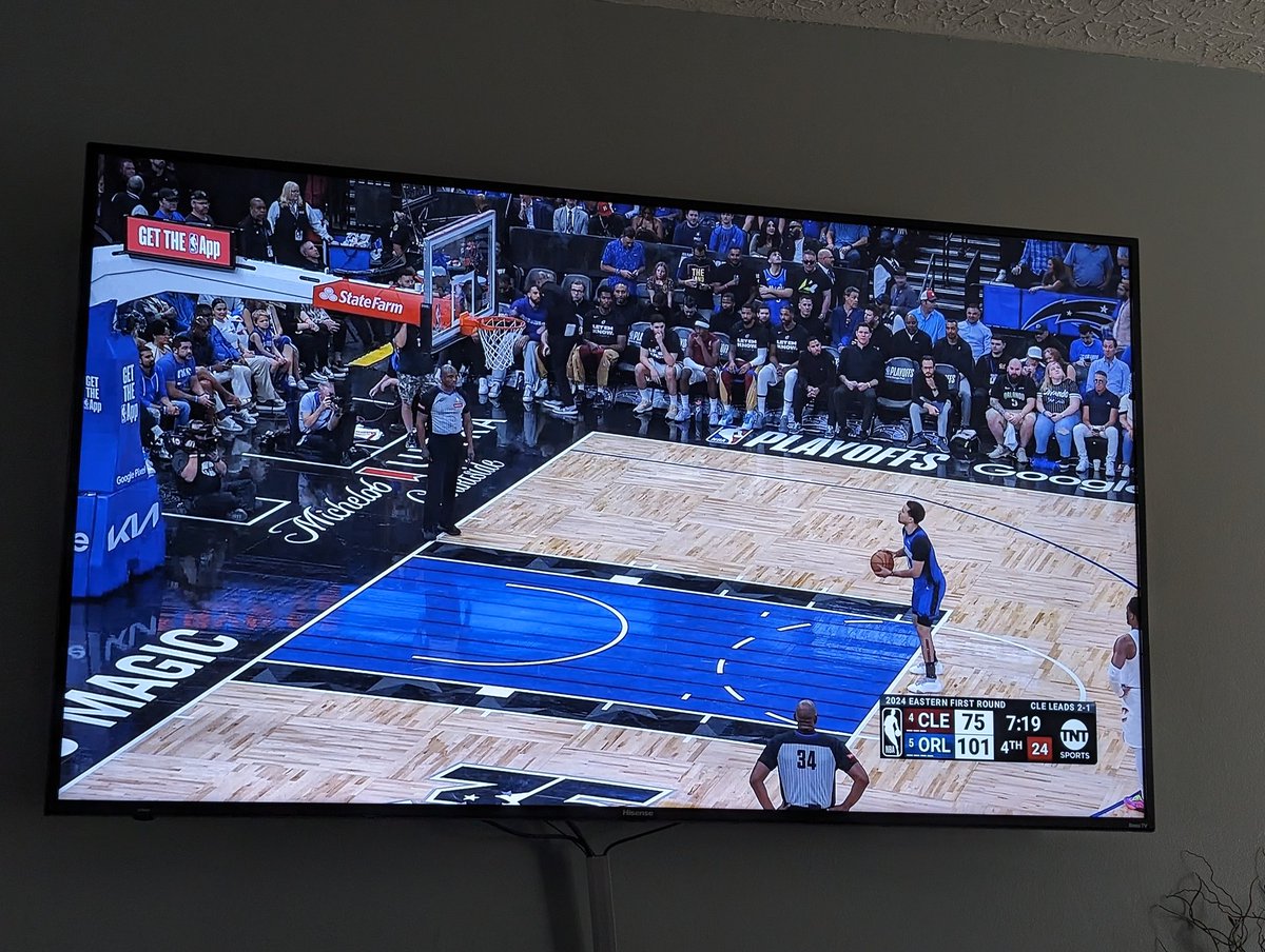 Watching the #Cavs...they forgot to show up in the 2nd half.  😭😭😭😭😭