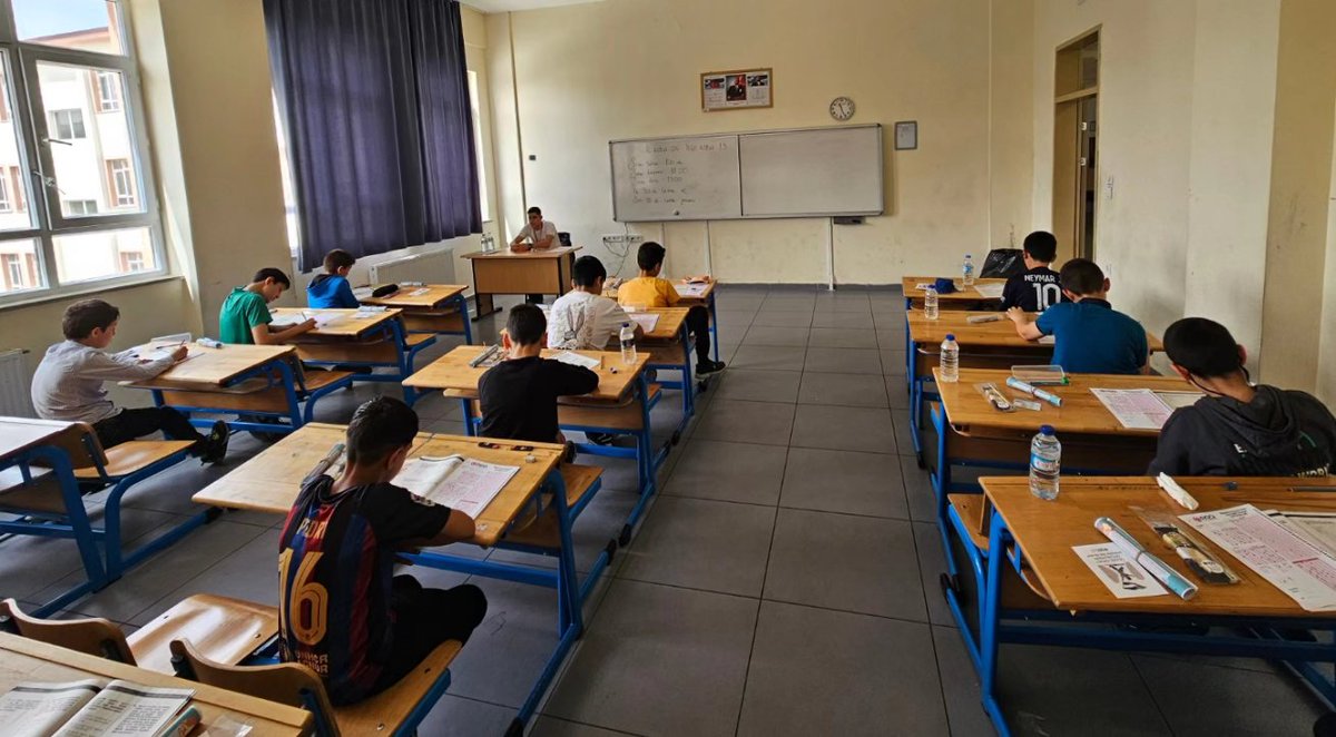 Kaybedeni Olmayan Yarışma !

Her yıl düzenli olarak gerçekleştirdiğimiz Ortaokullar Siyer-i Nebi Sınavımızı bu yıl da öğrencilerimizin ve velilerimizin  yoğun ilgisi ile gerçekleştirdik. Sınava giren öğrencilerimize başarılar diliyoruz.