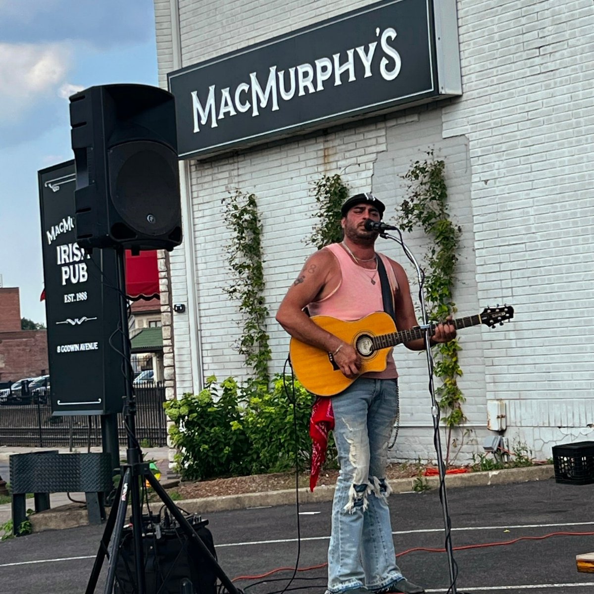 It's that time of year again ☀️!!
 ♪♫•*¨*•.¸¸ 🌊🌞🏖 ¸¸.•*¨*•♫♪
Hoping for 90° on Monday!!
Join me for some great food, drinks, and LIVE #Acoustic music at @MacMurphysNJ 4/29 530pm!!
𝑺𝒆𝒆 𝒚𝒐𝒖 𝒕𝒉𝒆𝒓𝒆!! ♪♫•*¨*•.¸¸♥☪︎♥¸¸.•*¨*•♫♪