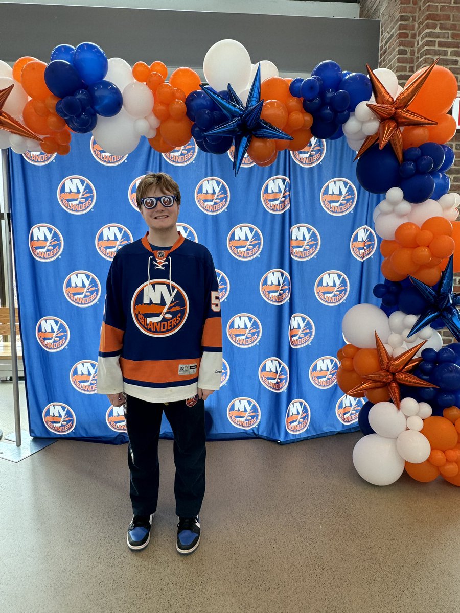kerrieferrara's tweet photo. Happy Birthday Varly!! Let's Go Islanders!!
💙🧡💙 @ny_islanders #ISLES #NYI #LGI https://t.co/S7MQM1mAjw