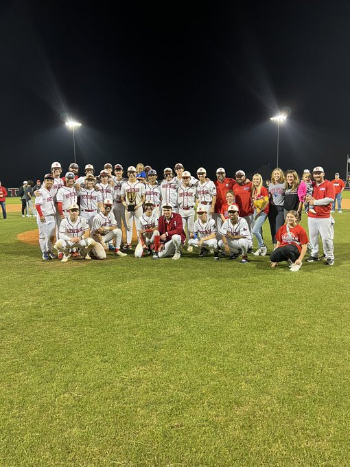What’s better than one District Baseball Championship? ✌🏽 TWO! DOS! DVA! TWEE! Presenting your Dist 8-5A CO-Champions! Congratulations Heritage Jaguars & Midlothian Panthers! This is an Athletic Administration dream!! Just how we hoped it would have ended! 🙌 Onwards to PLAYOFFS!