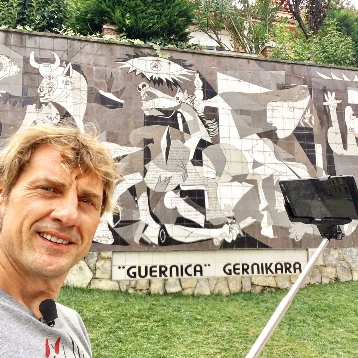 JulianIantzi1's tweet photo. Qué tal lleváis el sábado? Y plan para mañana? Yo en movimiento,  sin parar!! De aquí para allí y a gusto!!
Buen finde para todos/as!!💪😁😍

Mugitzeko jarrera badago nahikoa da, mugimenduak berri mugimendua dakar, beraz badakizue,  muittu-muittu ipurdia!!💪😁😍
...
#txangoak https://t.co/8kHF03XUsj