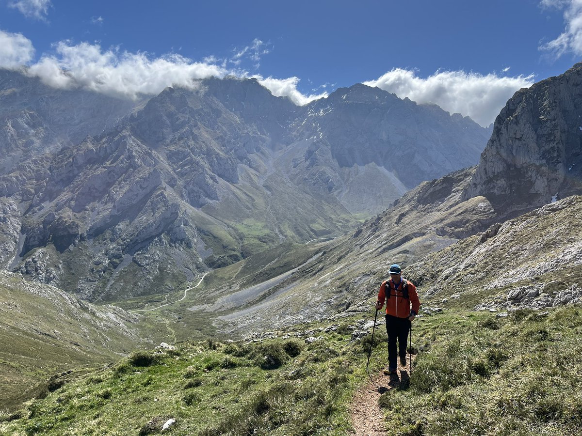 ratherbrunning's tweet image. A week in the Picos! Something different for us but wow we loved this little mountain range. Super quiet trails, fabulous wildlife and amazing views. We’ll be back for sure ⛰️🇪🇸💜 #picosdeeuropa #spain #santander #mountaindays