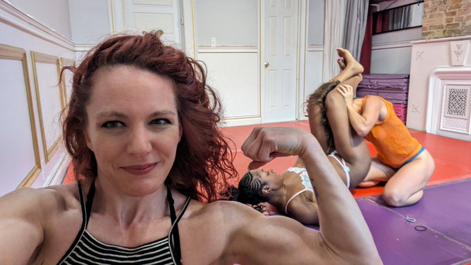 People get up to the most interesting things in my studio! 😉🤼&zwj;♀️ @queenbrigit @lanaluxurious https://t<a href="/tag/nadialadyjustice"class="tags"><span>#nadialadyjustice</span></a>