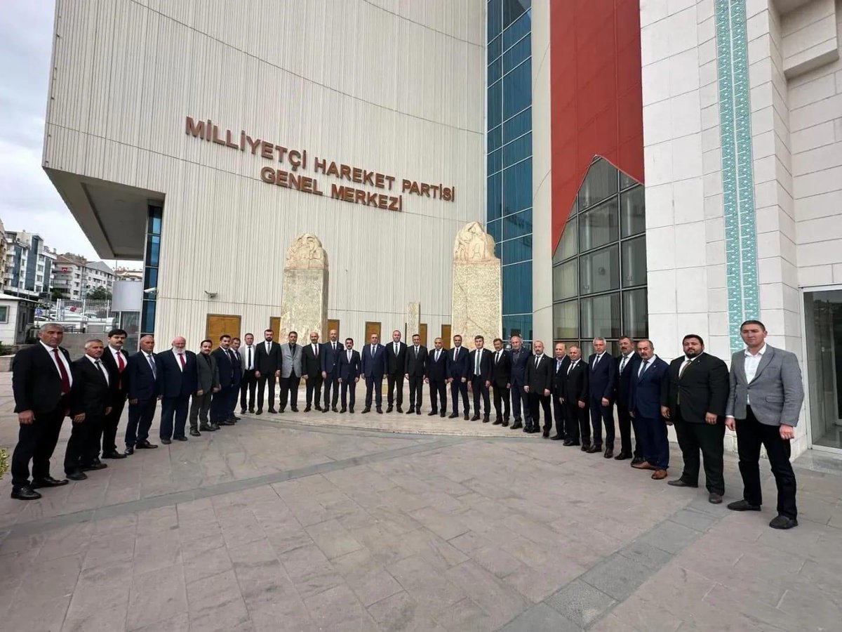 mhpcorum's tweet photo. Genel Başkanımızın A takımında genel sekreter yardımcısı olarak görev alan milletvekilimiz sayın Vahit Kayrıcı ağbeymizi  MHP genel merkezimizde ziyaret ettik. https://t.co/Gnvo0bZaZC