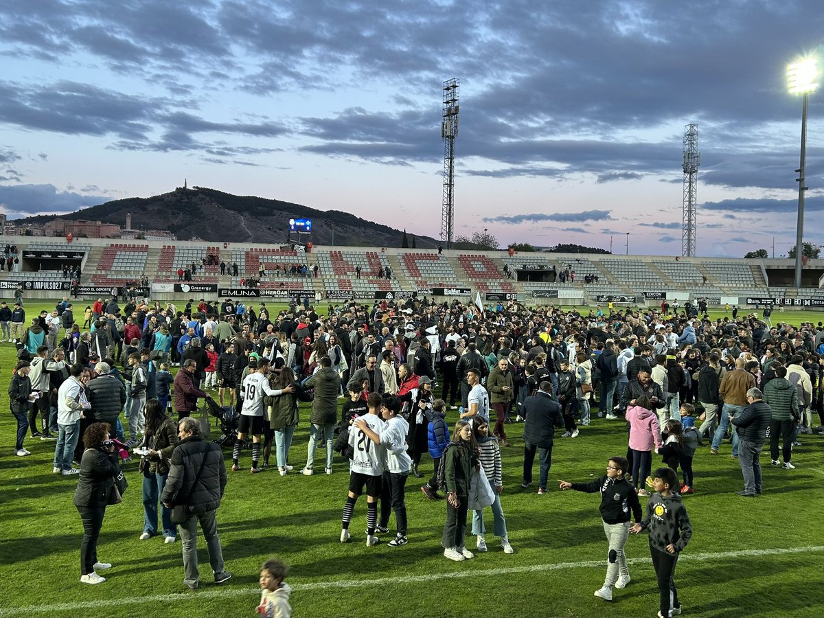 ¡Lo habéis logrado, balompédicos! Un merecido ascenso tras el gran partido que habéis disputado. ¡Enhorabuena! @UBConquense