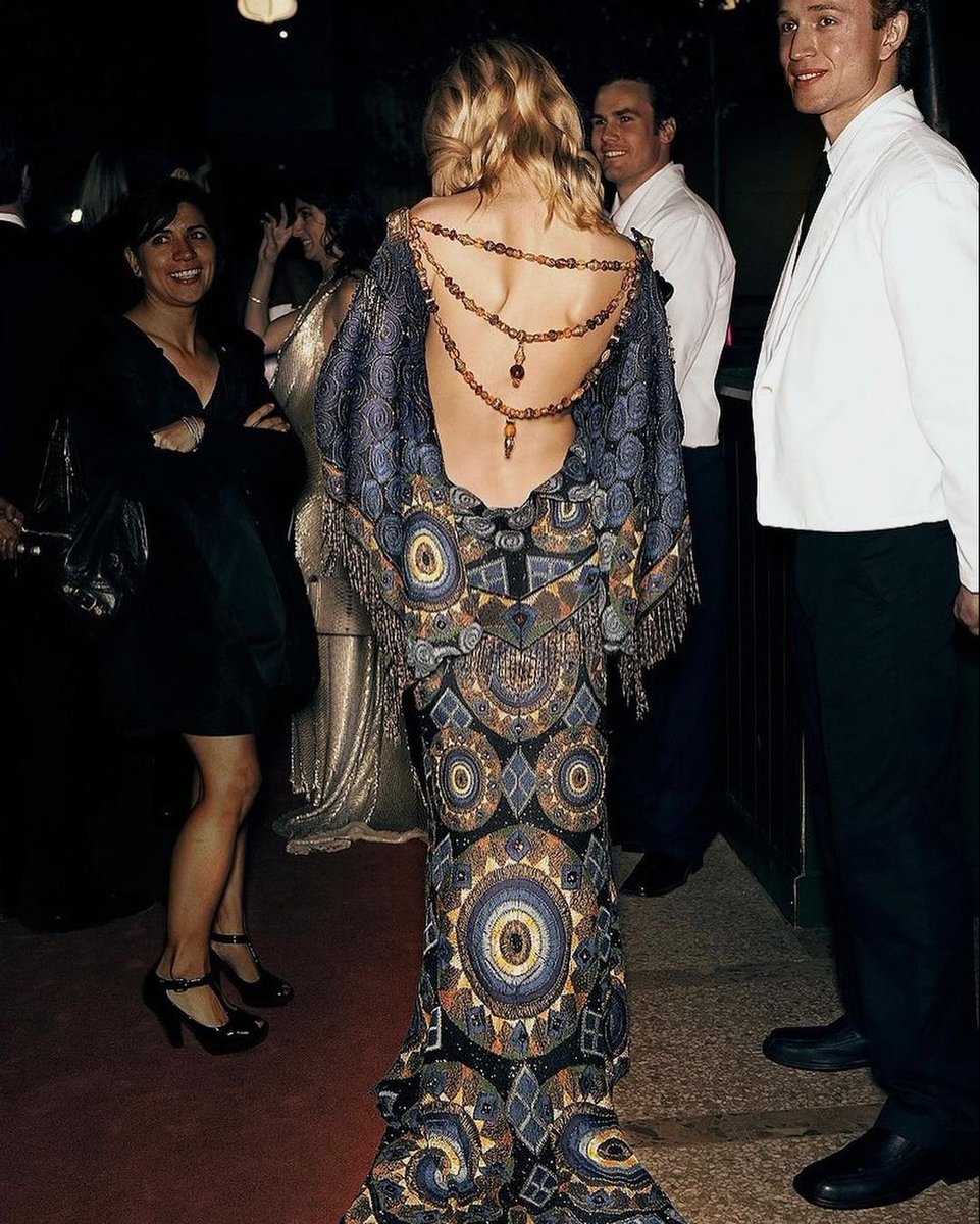 jessica stam’s backless christian dior ss98 haute couture gown at the 2007 met gala