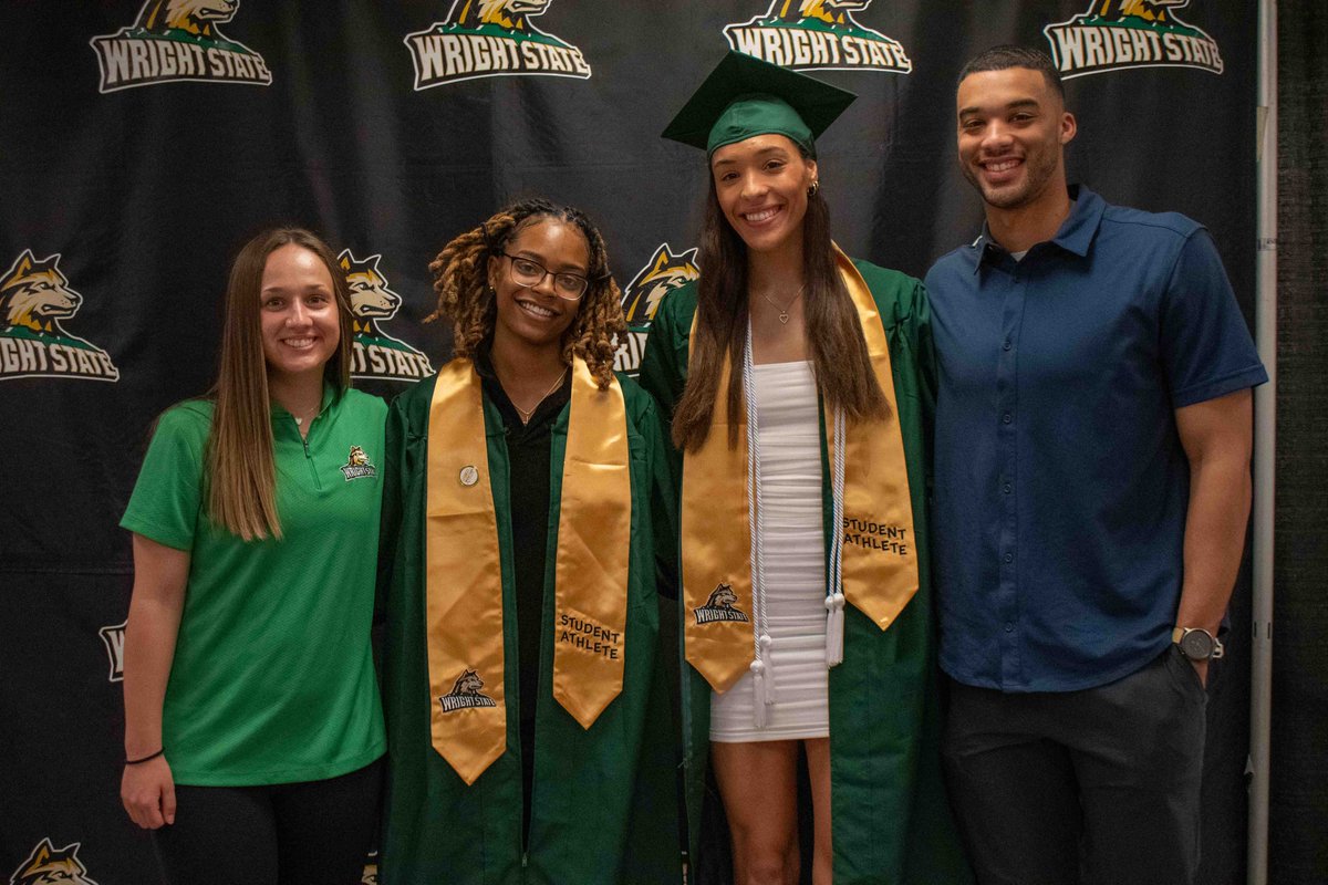 WSUWBasketball's tweet image. Graduation Day for some of our favs! Congrats ladies!

#RaiderFamily | #WrightStateGrad