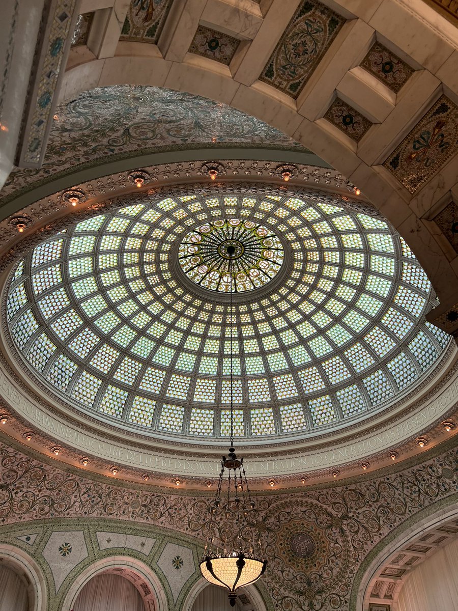 The Tiffany Dome at @ChiCulturCenter is a sight to behold