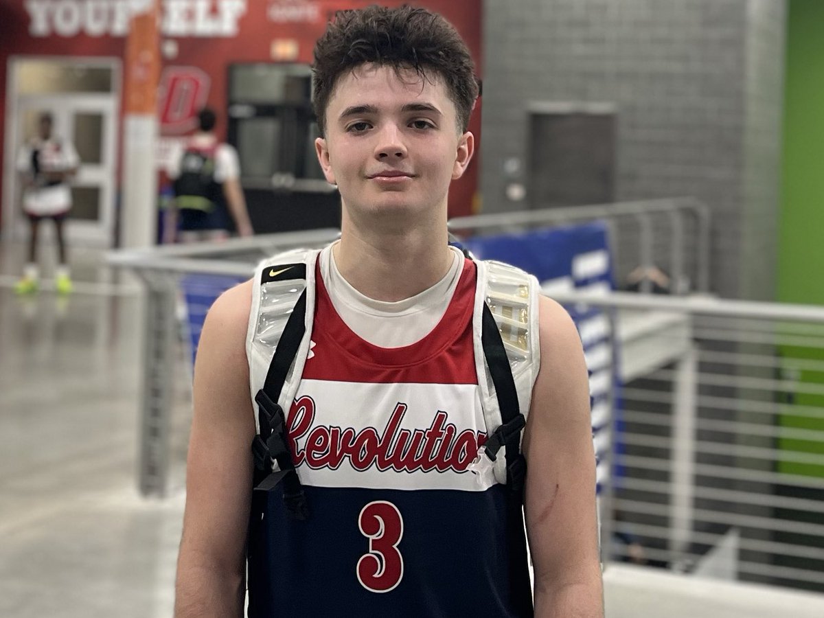 FINAL (17U) @phillyrevhoops 63 @HigherLevelAAU 57 ‘25 Mike Green (📷) showcased his ability to hit shots from deep + also get downhill. ‘25 Jamal Hicks + Reale Basquine provided a spark in secondary roles. ‘25s Julian Rivera, Chance Perkins keyed Higher Level
