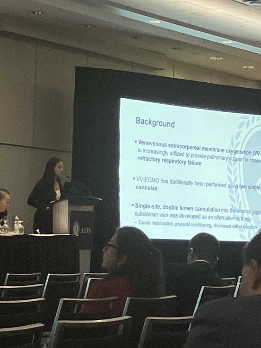 ⁦@AliceLiZhou⁩ superstar MS3 discussing an analysis of the ELSO Registry, comparing outcomes between single vs double lumen cannulation. Propensity matched analysis, style tuned for the full paper! ⁦@HopkinsCTSurg⁩ ⁦@ThoracicStudent⁩ ⁦@ErrolBushMD⁩