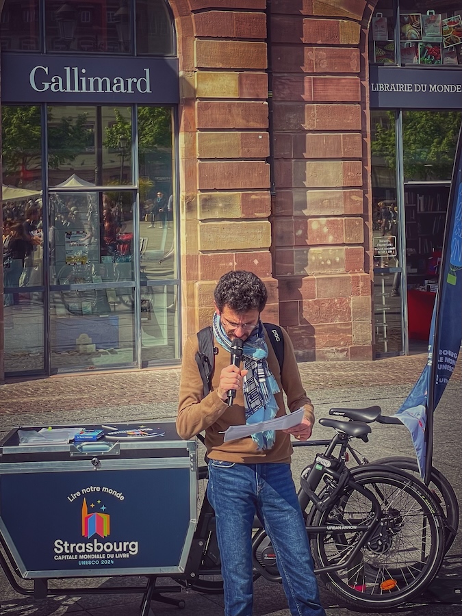 Regard... la #GrandeLecture #CapitaleMondialeDuLivreStrasbourg