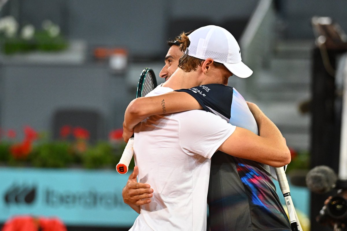 L’AMICIZIA VERA

-Jannik a Lorenzo: “So quello che stai passando” 😭❤️
.
.
.
#Sinner #sinneristi #sinner #SinSon #Sonego #JannikSinner #Jannik #MMOPEN24 #tennis