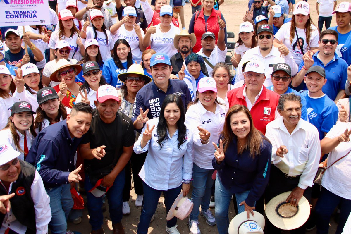 KarlaFiesco's tweet photo. Gracias amigo @EnriqueVargasdV , por tu acompañamiento y respaldo a lo largo de los años, somos candidatos de acciones y resultados. El pueblo de San Mateo Ixtacalco te recibe con mucho cariño.

¡Este 2 de junio vamos a ganar! 

#KarlaPresidenta 
#ElTrabajoContinúa https://t.co/molfJiokYy