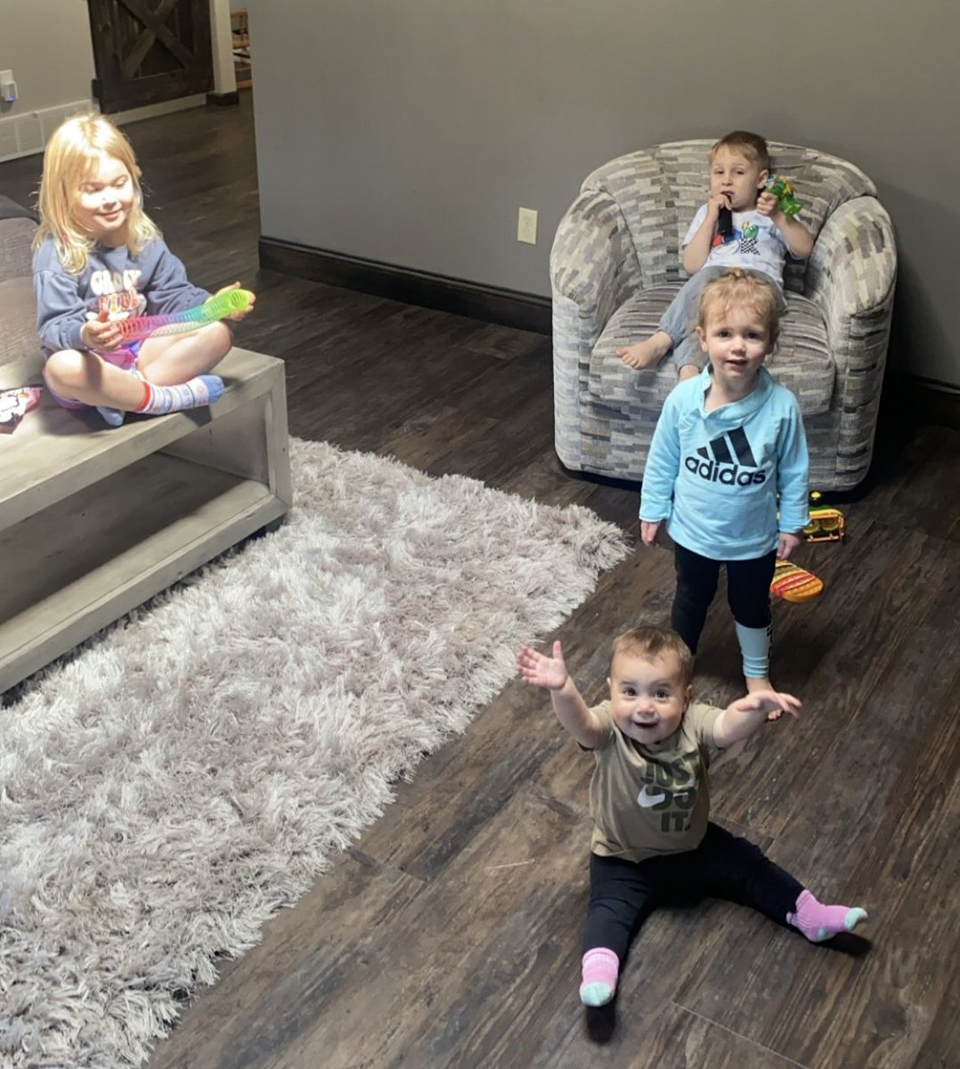 stacymunson24's tweet photo. So•Much•Fun #cousintime #4under4 #gigix4 https://t.co/FBCc3CMrhd