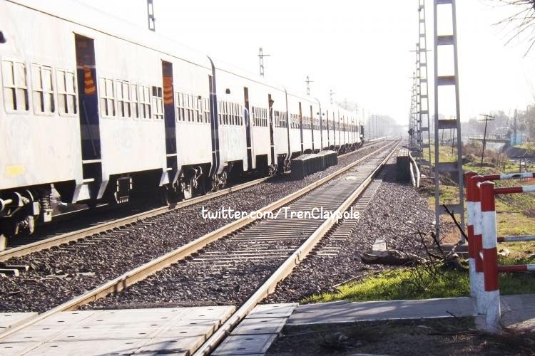 ⚠️ 27/04 > 16:15hs. #LineaRoca

🚄 Bosques vía Temperley limitado PlazaC-Temperley, condicional hasta Claypole.

🚦 Corte de vías en Ardigó.

🍀 Resto de los ramales del #TrenRoca y del #TrenBelgranoSur funcionando.

#BrownConVos #SomosVarela #SomosQuilmes #SomosBrown