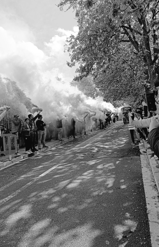 Eres el orgullo de nuestra ciudad 
A tu lado siempre voy a estar 
💨