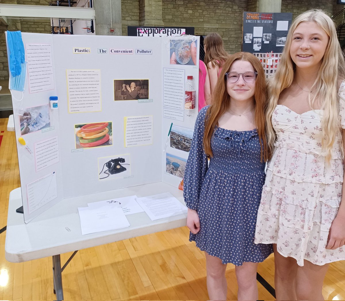 lefeber_josh's tweet photo. MHS Spoofhounds (@spoofhound1) are presenting at @nhdmo in Columbia today! #NHDMO #TurningPointinHistory #SpoofhoundPride https://t.co/qJbgcvVk01