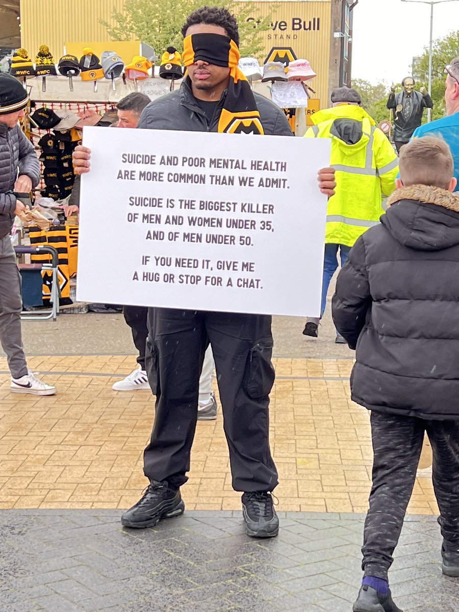Massive respect to this Wolves fan for doing this today.. 👏 Mental health matters.