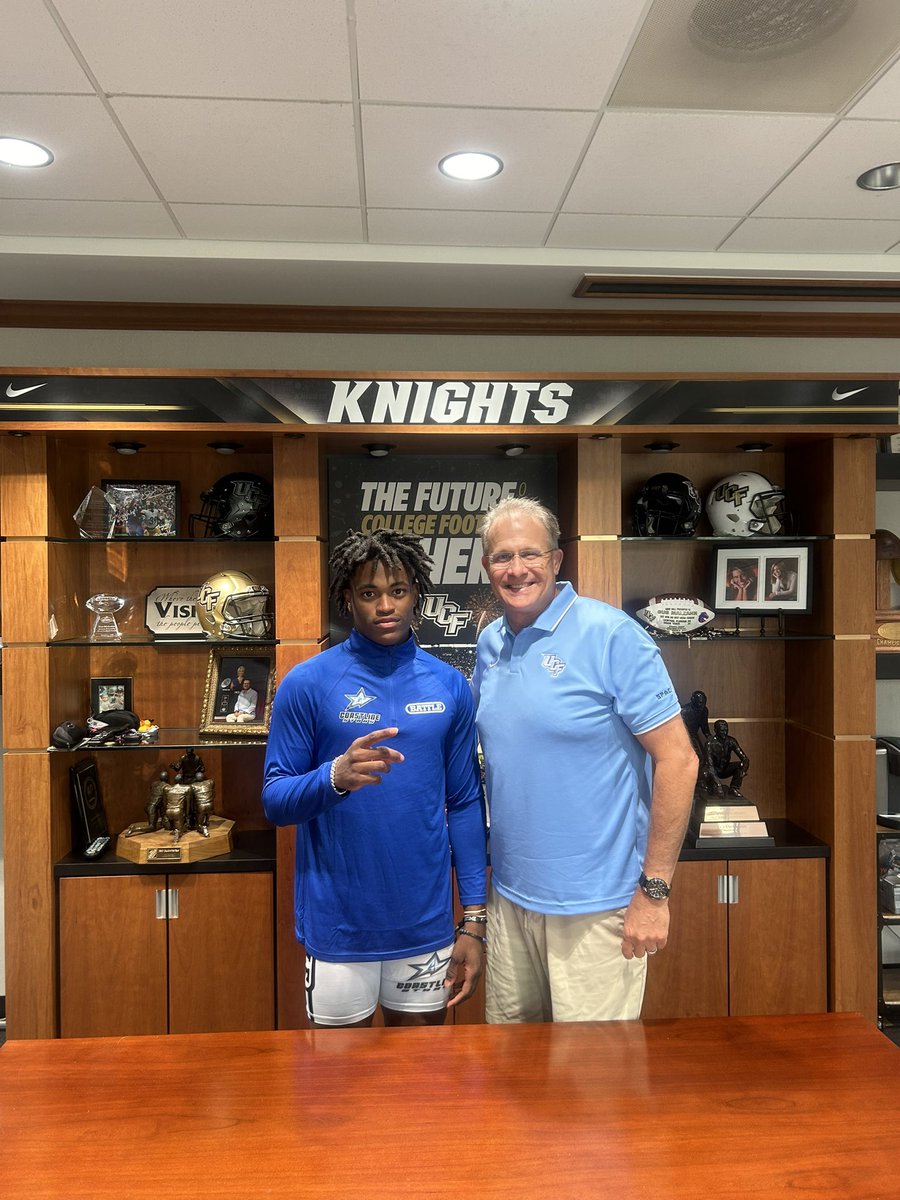 Had a great time stopping by @UCF_Football today⚔️⚔️ @CoachGusMalzahn