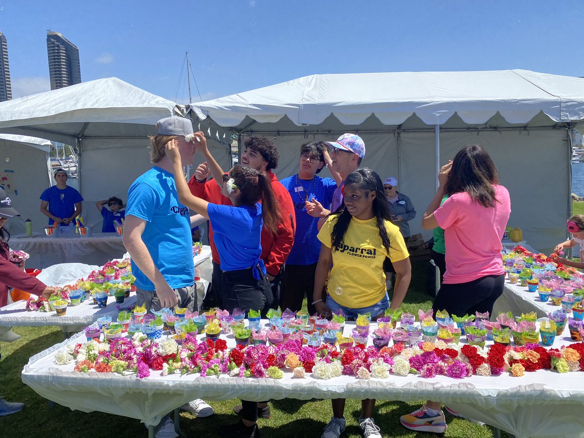 Angela DeaMude tweet media