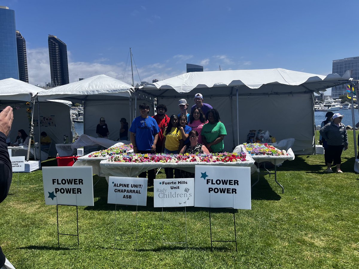 Angela DeaMude tweet media