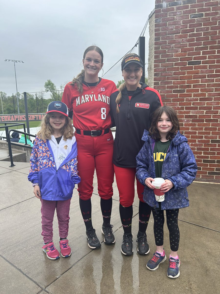 eprangley's tweet photo. Celebrating @MCLLofMD Day @TerpsSoftball ! Starting pitcher Julia Shearer #17 and starting catcher Delaney Reece #8 took time to meet with MCLL players Adelaide Wahlstrand (Wolverines Minors catcher)  and Lily Obletz (Ducks Minors pitcher). https://t.co/zdr6CiOL35