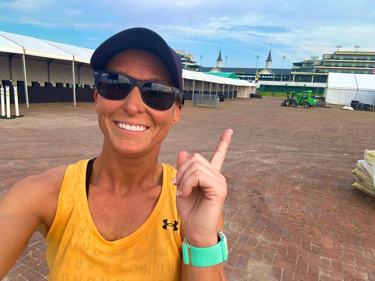 CandaceYoung37's tweet photo. Beautiful Day For THE #DerbyMini !
πππ»ββοΈπͺπ½π«Άπ½π
#kdfminimarathon #kdfmarathon #halfmarathon https://t.co/G6ESy8eXoX