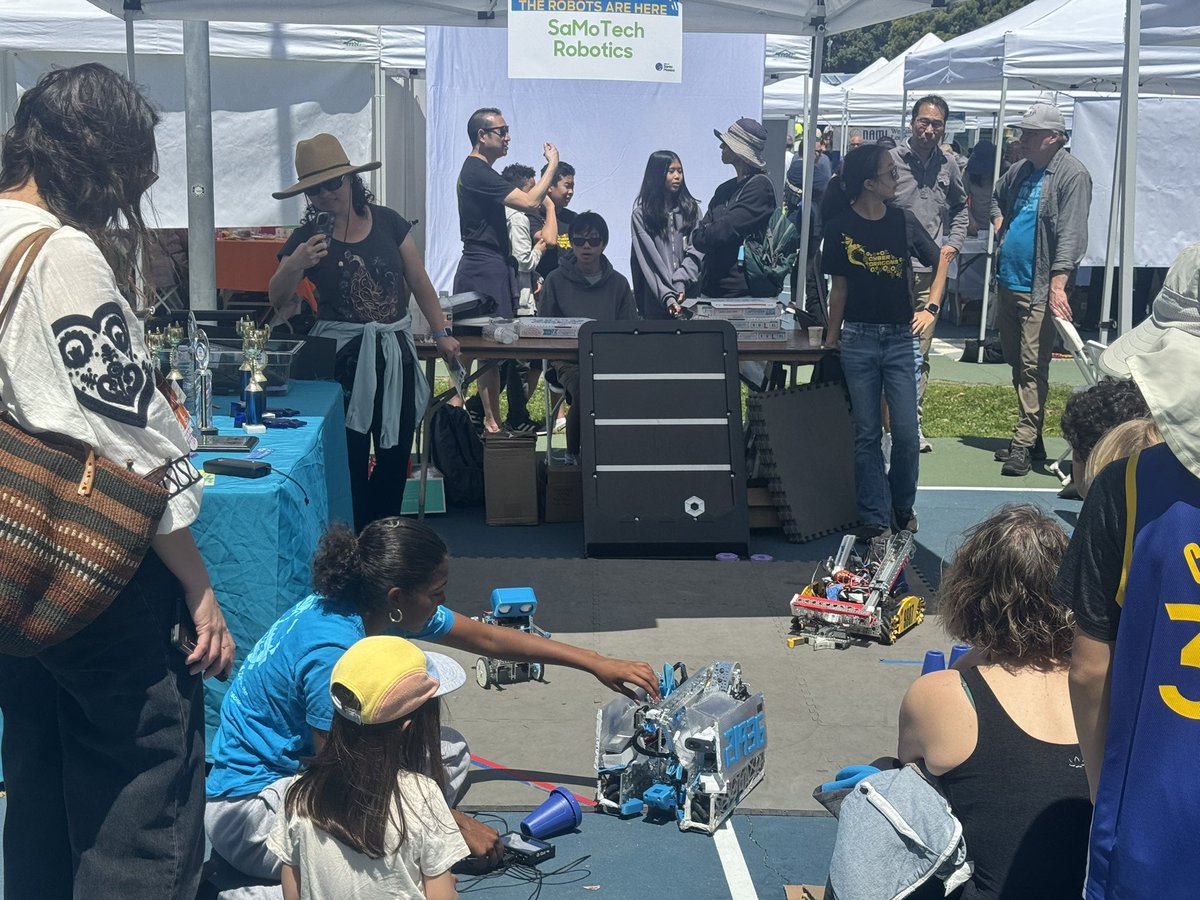 Airport2Park's tweet image. THOUSANDS of people enjoying the 2024 Santa Monica Arts, Literacy &amp;amp; STEM Festival at Virginia Ave Park! FREE! #ParksAreForLearning #ParksAreForEveryone #ParkEquity
