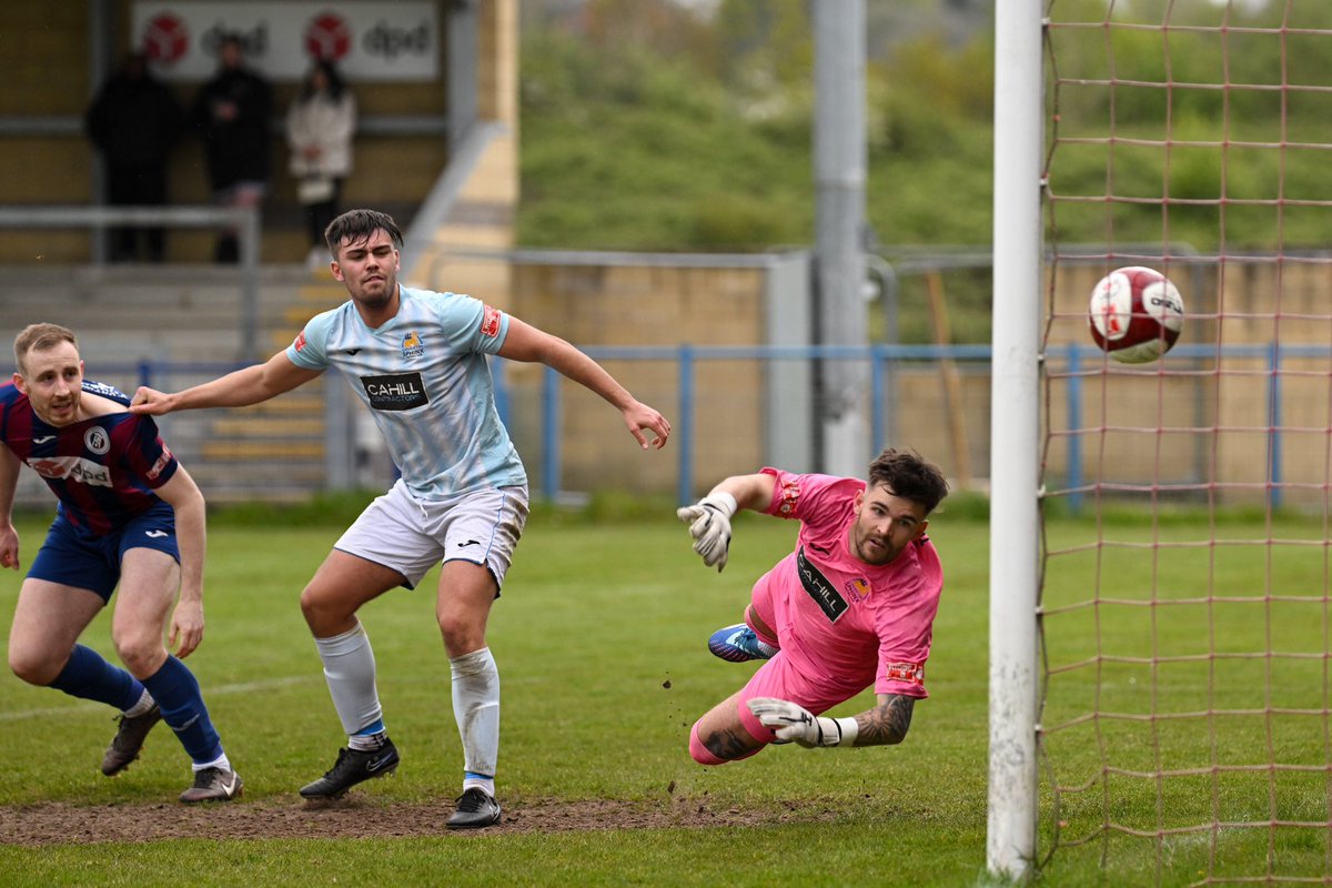 CamerakazePhoto's tweet photo. Today’s photos @HinckleyLRFC v @CoventrySphinx all done, can’t believe that’s another season over. https://t.co/uWtApkKxGQ