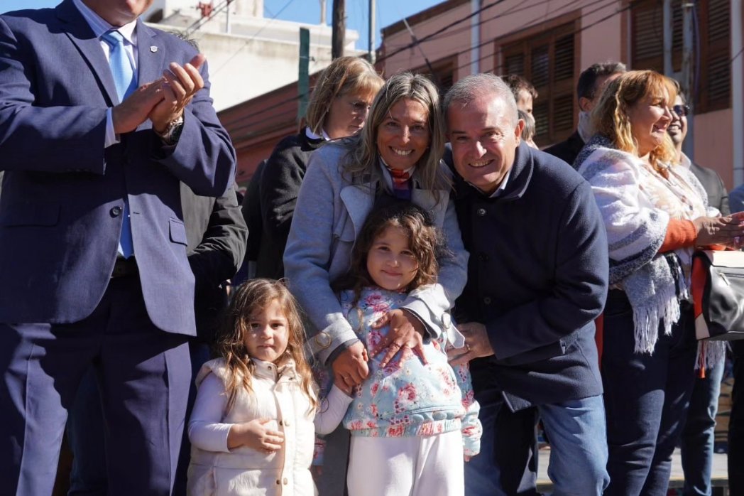 pedropesatti's tweet image. ¡Celebramos el 245 aniversario de Viedma! 🎉 

Tuve el honor de participar en el desfile conmemorativo, donde reafirmé el compromiso del gobierno provincial con el progreso de nuestra querida capital.

Estamos viviendo un tiempo con muchas resistencias que debemos aprovechar…