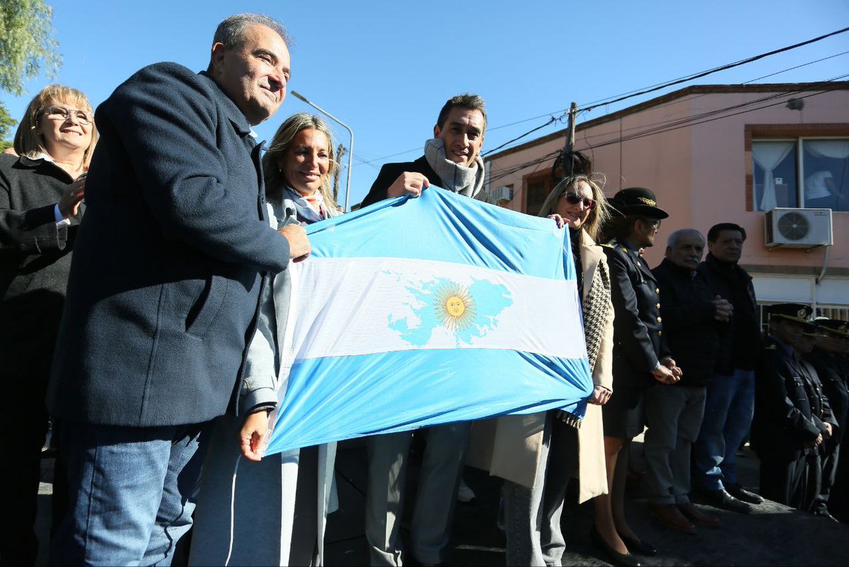 pedropesatti's tweet image. ¡Celebramos el 245 aniversario de Viedma! 🎉 

Tuve el honor de participar en el desfile conmemorativo, donde reafirmé el compromiso del gobierno provincial con el progreso de nuestra querida capital.

Estamos viviendo un tiempo con muchas resistencias que debemos aprovechar…